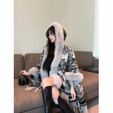 批发<b class='q'>实拍</b>实价  千金感水貂毛领重工加厚加长连帽流苏保暖斗篷外套冬