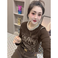批发欧货2025春秋美式复古字母印花德绒保暖长袖<b class='q'>T</b><b class='q'>恤</b><b class='q'>女</b>修身插肩袖上衣