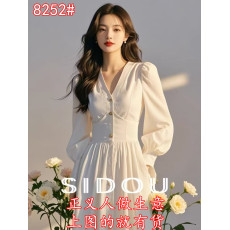 批发2026早秋新款女装清冷松弛感穿搭气场强大气质白色v领收腰<b class='q'>连衣裙</b>