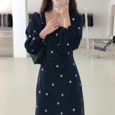 批发有货 灯芯绒刺绣<b class='q'>连衣裙</b>