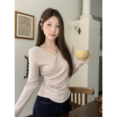 批发晨领实价冲量款不规则交叉V领收腰长袖<b class='q'>T</b><b class='q'>恤</b>女秋季修身上衣
