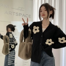批发温柔慵懒风花朵刺绣毛衣外套女秋冬新款宽松百搭气质V领<b class='q'>针织</b>上衣