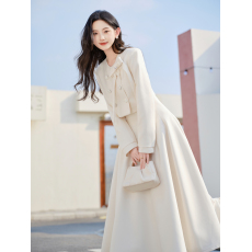 批发实拍 秋冬优雅气质珍珠蝴蝶结<b class='q'>小西装</b>+大摆高腰半身裙轻奢套装