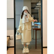 批发爆款奶黄色羊羔毛牛角扣毛呢<b class='q'>外套</b><b class='q'>女</b>秋冬小个子甜美加厚呢子<b class='q'>大</b>衣