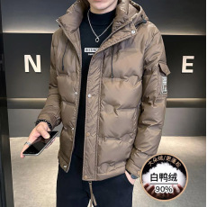 批发高品质冬装2024新款男士连帽短款潮牌羽绒服潮流帅气青年保暖外套