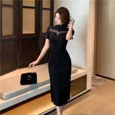 批发实拍新中式国风黑色提花镂空性感盘扣褶皱<b class='q'>开叉</b>长款收腰旗袍裙