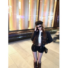 批发实拍 复古千金小香保暖绗棉外套+小香胸针两只+双排扣毛呢短裤