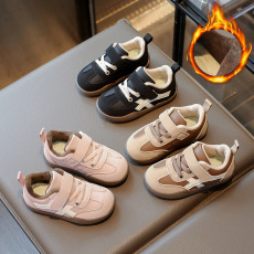 批发<b class='q'>韩版</b>童鞋冬季1-3-6岁儿童运动鞋加绒款女童德训鞋男童宝宝二棉鞋