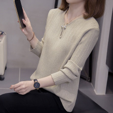 批发2026春<b class='q'>秋</b>设计感V领正肩长袖针织衫上衣大码女装胖mm弹力坑条毛衣