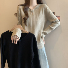 批发2026春<b class='q'>秋</b>新款设计感V领长袖针织衫上衣大码女装微胖mm内搭毛衣