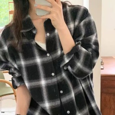 批发韩版春秋磨毛格子衬衫原宿风黑白衬衣女百搭打底休闲长袖上衣潮流