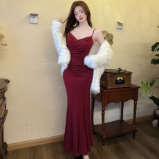 批发实拍<b class='q'>复古</b>气质红色吊带连衣裙女紧身鱼尾包臀大摆<b class='q'>长裙</b>性感V领礼服