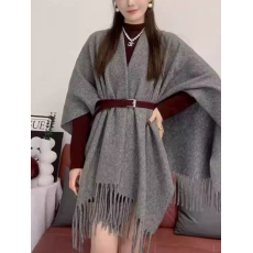批发高级感流苏披肩斗篷女秋冬新款高端大气时尚防风保暖旗袍披风