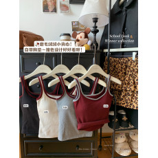 批发实价实拍方领秋冬磨毛吊带背心女内搭外穿带胸垫打底无袖撞色上衣