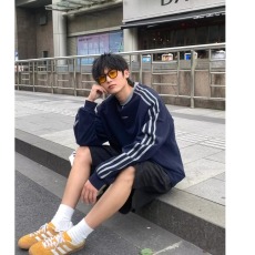 批发春秋美式街头<b class='q'>嘻哈</b>钉珠圆领卫衣男生宽松休闲三道杠长袖外套男装潮