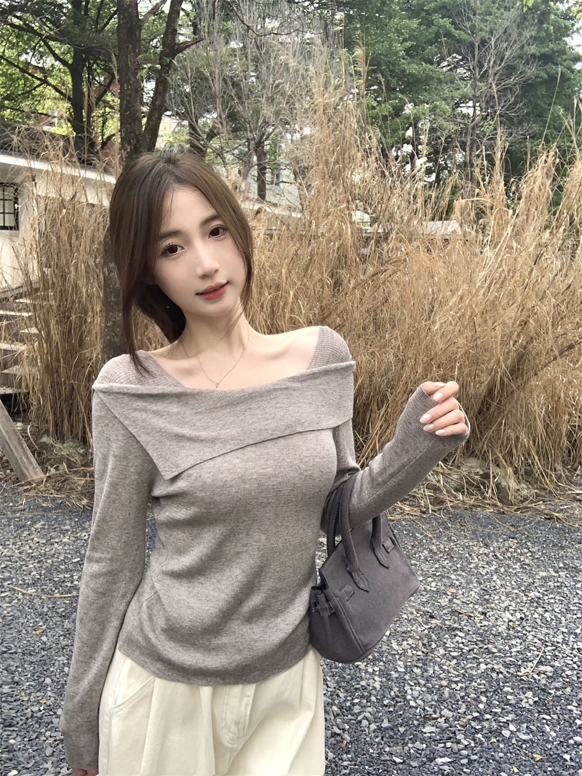 부드러운 바람 단색 긴팔 니트 스웨터 여성 이른 가을 새로운 품격 몸매 가꾸기 기본 셔츠 맨위