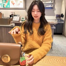 批发秋冬装新款大码女装软糯黄色宽松加厚慵懒风毛衣内搭打底针织衫