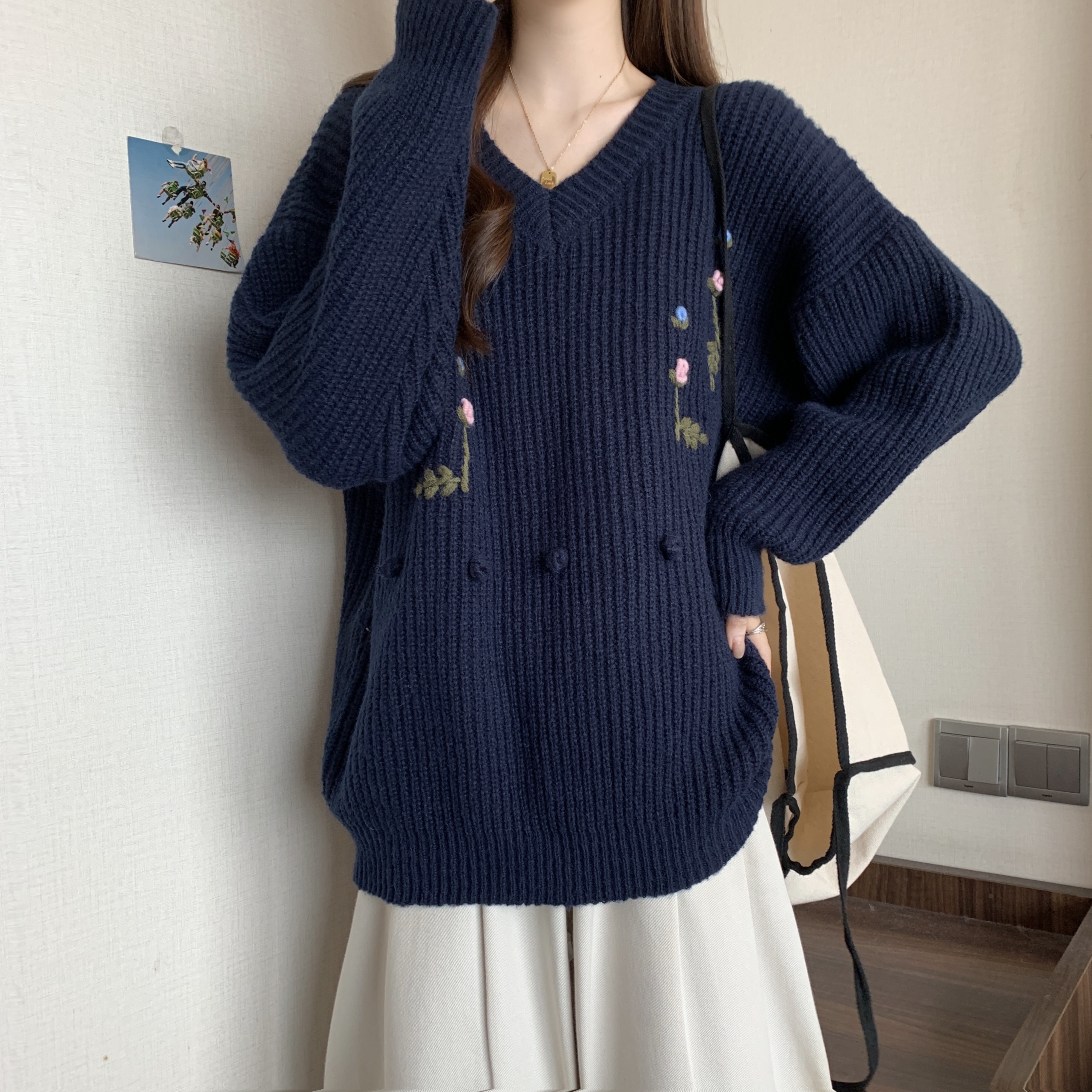 大码胖mm秋冬季新款韩版宽松慵懒风立体花朵刺绣v领毛衣针织衫厚