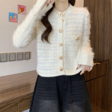 批发实拍实价 新家仿水貂绒毛衣<b class='q'>甜美</b>设计感加厚长袖针织上衣