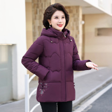 批发中国风中老年棉衣女中长款冬季<b class='q'>高档</b>羽绒棉服洋气刺绣妈妈棉袄外套