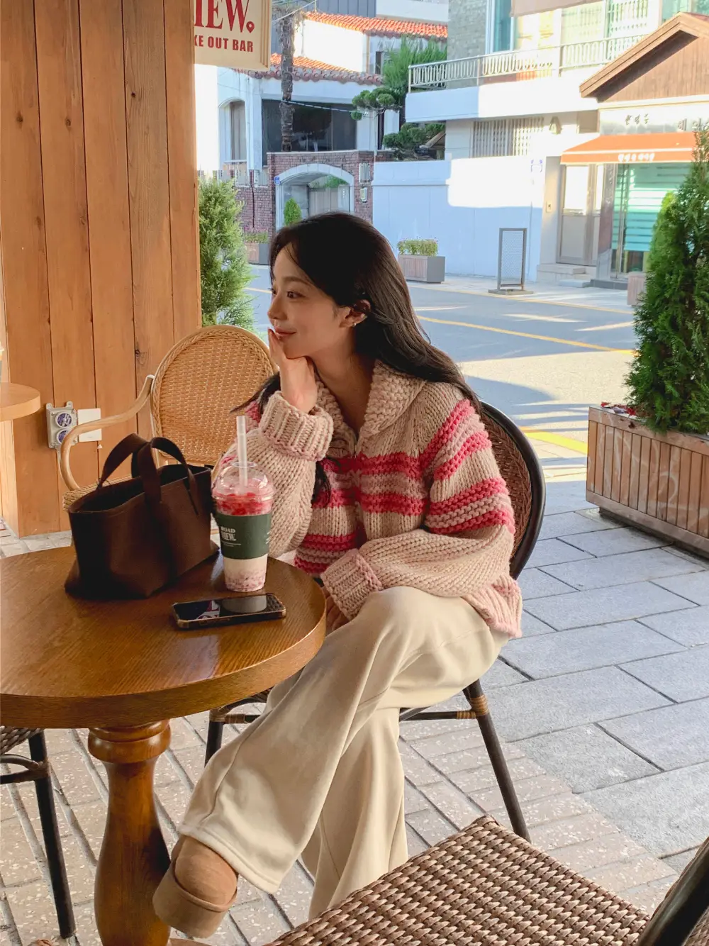 슬림한 릴랙스감 블라우스 니트 코트 상세 이미지 7