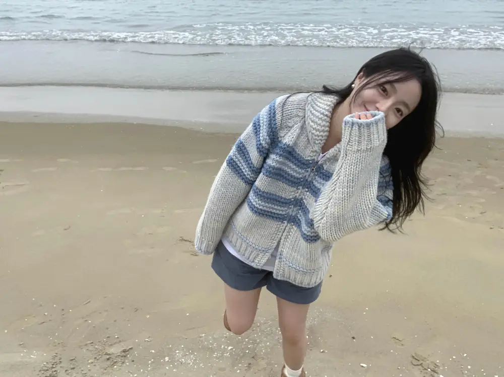 슬림한 릴랙스감 블라우스 니트 코트 상세 이미지 23