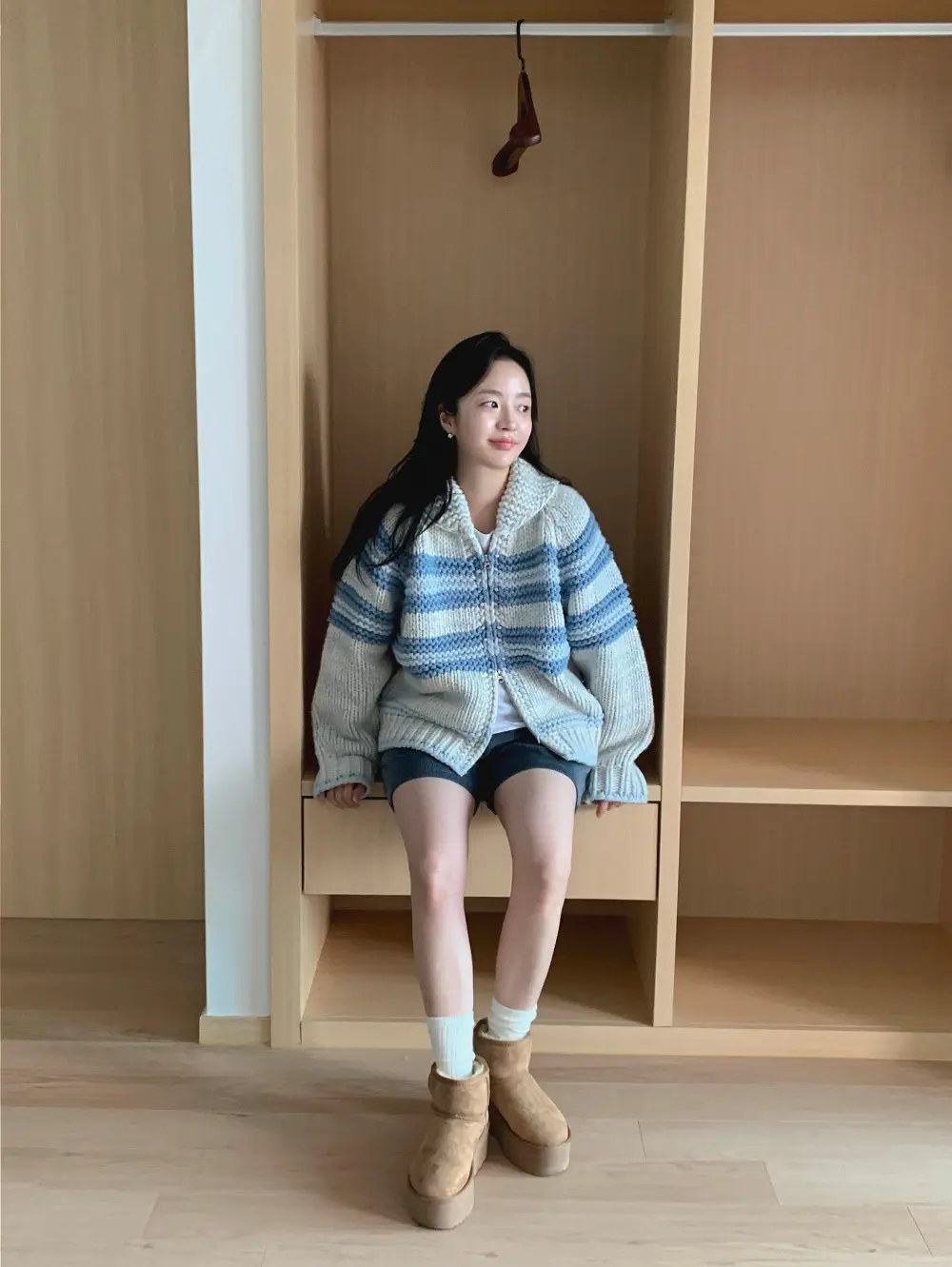 슬림한 릴랙스감 블라우스 니트 코트 상세 이미지 29