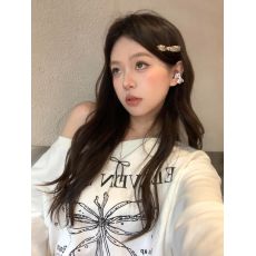 批发甜美芭蕾风舞鞋印花斜肩卫衣女宽松显瘦长袖白色套头休闲简约<b class='q'>上衣</b>