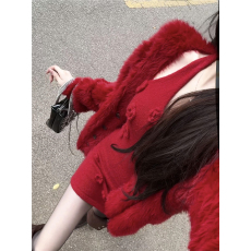 批发酒心冬季软糯针织开衫钩花挂脖设计<b class='q'>连衣裙</b>露肩毛衣套装