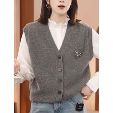 批发韩系高级感爱心镶钻单排扣v领针织马甲慵懒风无袖背心休闲上衣女