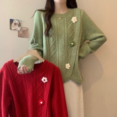 批发实拍~大码胖mm秋<b class='q'>冬</b>新款不规则圆领纽绳钉花减龄毛衣显瘦遮肉上衣