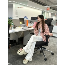 批发【适合品质店铺】粉色格子衬衫中长款衬衣实价，字母已改动