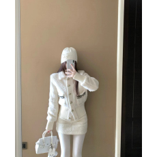 批发实拍羊羔毛翻领<b class='q'>外套</b>女2024秋冬<b class='q'>新款</b>宽松短款上衣气质感轻奢女装