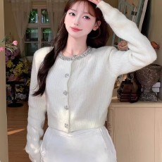 批发<b class='q'>赵</b><b class='q'>丽</b><b class='q'>颖</b><b class='q'>同款</b>毛衣象牙白钻领千金风针织衫长袖开衫上衣2024秋冬外套