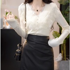 批发法式气质花瓣<b class='q'>蕾丝</b>刺绣V领针织衫女秋冬V领设计感百搭显瘦上衣