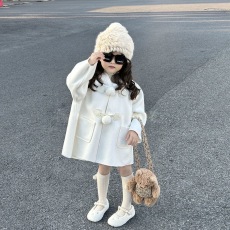 批发中小童双面毛呢外套女童2024冬季新款韩版儿童毛球牛角扣呢大衣潮