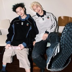 批发灰色撞色拼接polo衫球衣美式v领卫衣外套潮牌高级感vintage上衣男