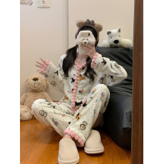 批发实拍实价  冬季新款斑点狗法兰绒<b class='q'>睡衣</b>甜美可爱卡通家居两件套