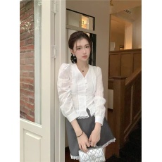 批发芝士定制◆留子日记设计感花边V领衬衫女初秋季法式蕾丝棉麻上衣