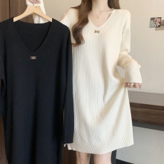 批发天猫抖音质量秋冬高级感气质V领针织衫显瘦坑条中长款遮肚打底衫