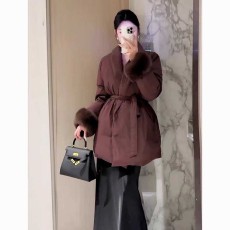 批发高级<b class='q'>狐狸毛</b>拼接羽绒服外套女2025冬季新款宽松系带显瘦中长款外套