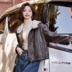 批发加绒加厚保暖<b class='q'>皮衣</b>女冬季小个子休闲宽松皮毛一体夹克上衣连帽外套