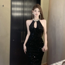 批发实拍  晚<b class='q'>礼服</b>宴会高贵优雅性感重工镶钻挂脖镂空亮片修身中长裙子