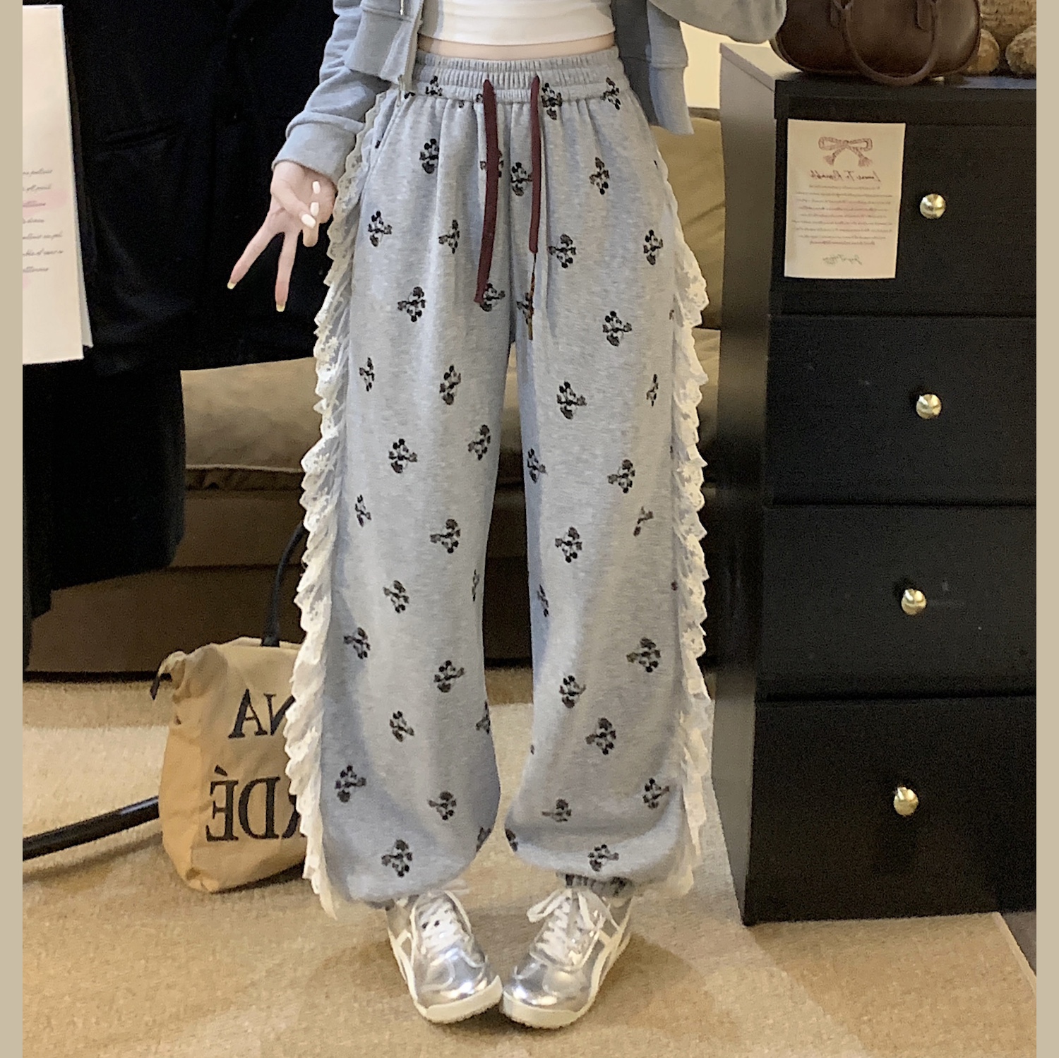 PF27266#加绒加厚 秋冬保暖 束脚休闲裤  刺绣花边拼接可爱印花女裝貨源服裝批發