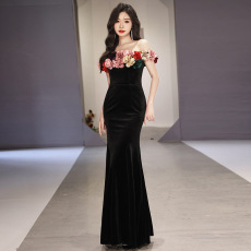 批发<b class='q'>一字肩</b>敬酒服鱼尾高端轻奢高级感年会主持订婚晚礼服女气质连衣裙