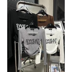 批发纯欲辣妹气质斜肩字母长袖T恤女装秋冬新款时尚高级感小个子上衣