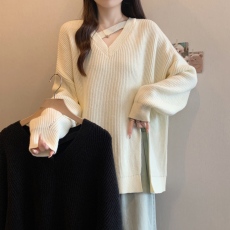 批发实拍胖妹妹大码女装秋冬新款V领开叉慵懒风针织衫宽松显瘦上衣