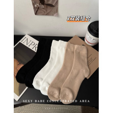 批发实拍实价纯色<b class='q'>袜子</b><b class='q'>女</b>中筒袜秋冬加绒加厚堆堆袜长袜<b class='q'>女</b>袜纯棉3双装