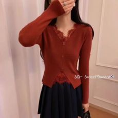 批发【圣诞红新年红】温柔风针织<b class='q'>长袖</b>女秋季蕾丝花边V领<b class='q'>小衫</b>开叉上衣