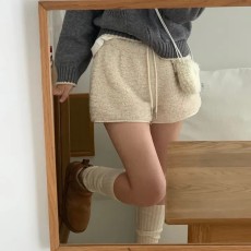 批发<b class='q'>韩国</b>chic冬季新款羊羔毛短裤时尚抽绳系带毛绒短裤